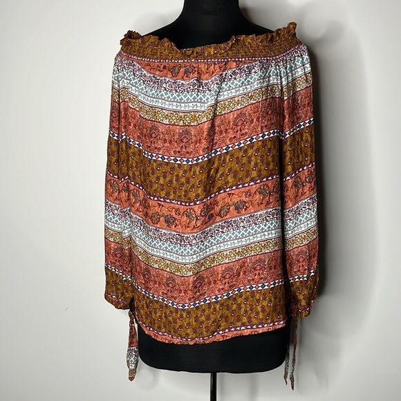 beachlunchlounge Tops - BEACHLUNCHLOUNGE Women’s Mixed Media Print Ruffle Off Shoulder Blouse Size L